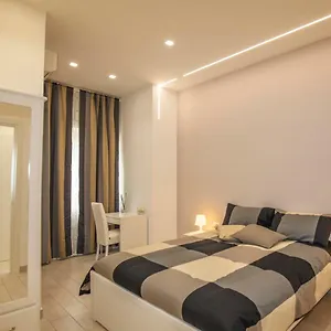 Il Porto 2*, Νάπολη Ιταλία